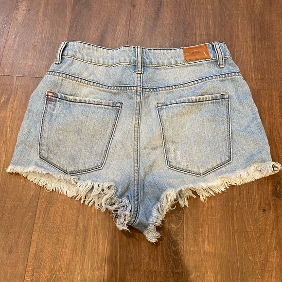 Women’s BDG jean shorts - Picture 2 of 4